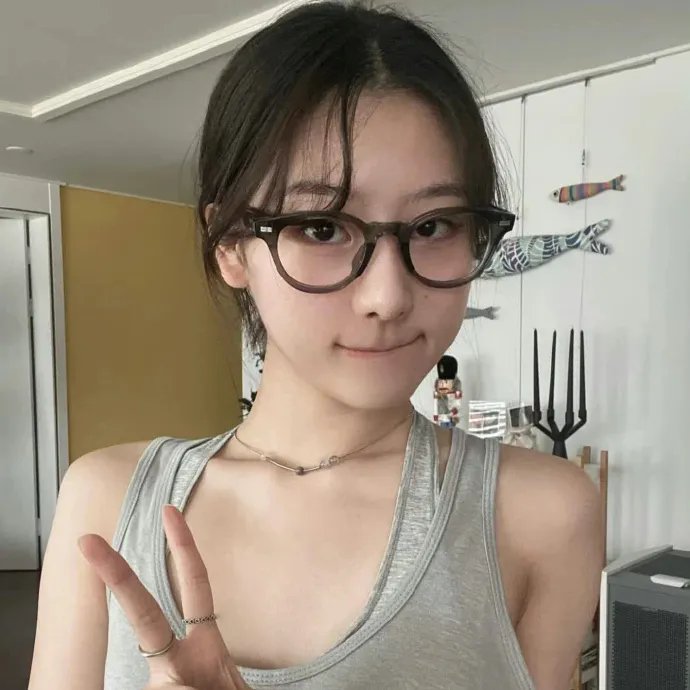 天体女泰山海报