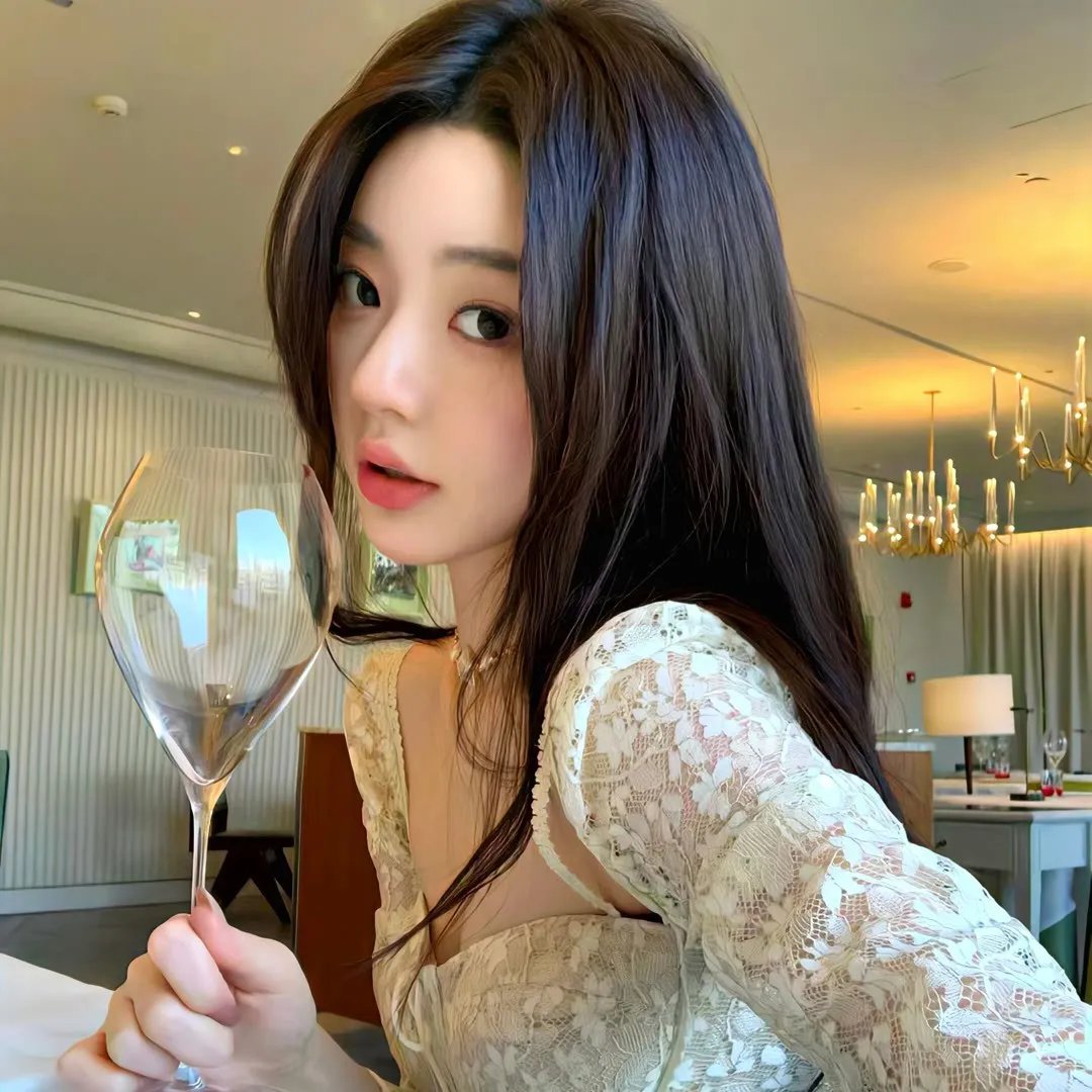 完全夏绿蒂海报